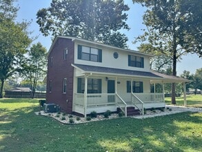 Building Photo - 16374 Oakdale Rd