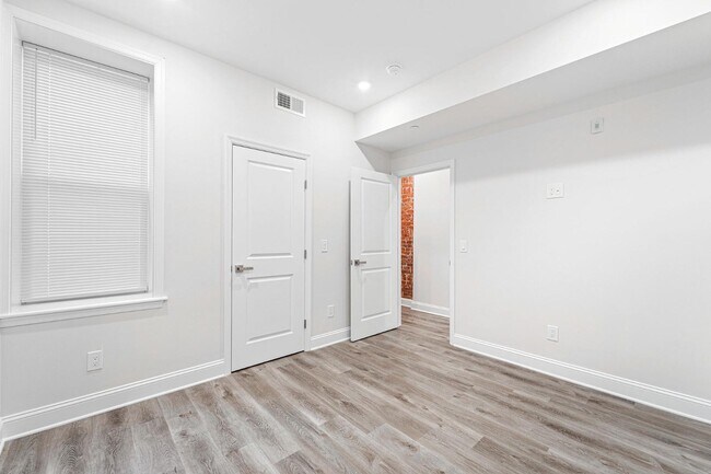 Building Photo - 2341 N College Ave