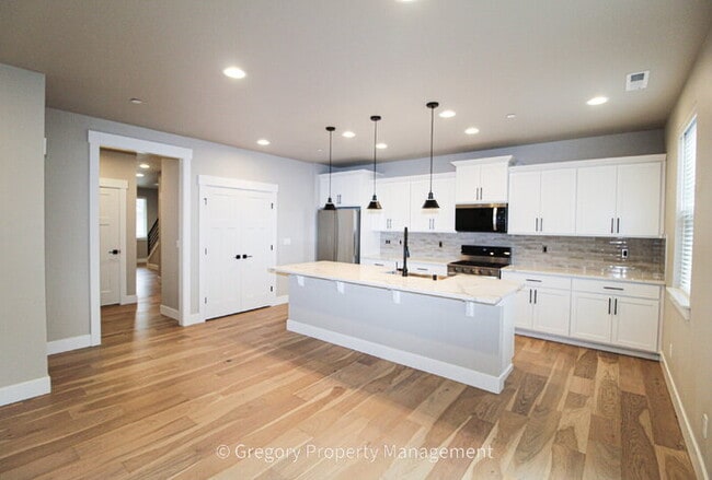 Building Photo - Brand New Spacious 5-Bedroom Retreat at Coyote Ridge 3 Full Baths 2 Car Garage 2330sf A/C Prime B...