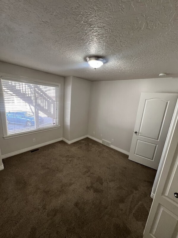 Building Photo - 15 2200 S