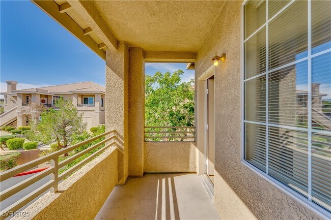 Building Photo - 9901 Trailwood Dr