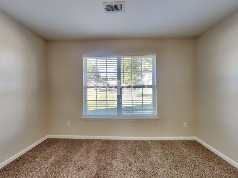 Building Photo - 4 Sandwort Ln