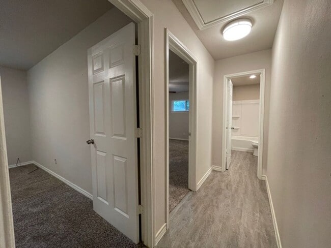 Building Photo - 1017-1019 Mullins Street