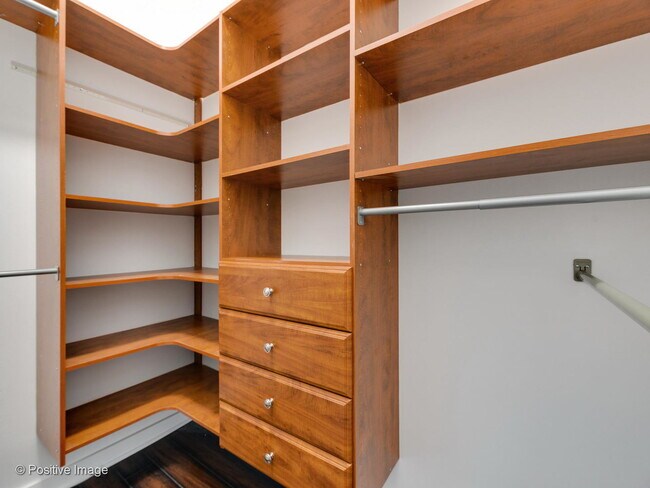 Building Photo - 757 N Orleans St