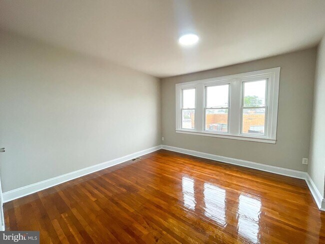 Building Photo - 6818 Wyncote Ave