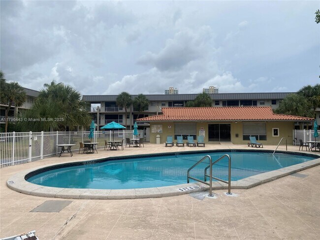 Building Photo - 300 Layne Blvd