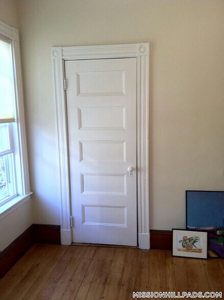 Building Photo - 100 Calumet St