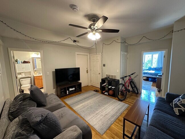 Building Photo - 602 Dorchester Ave