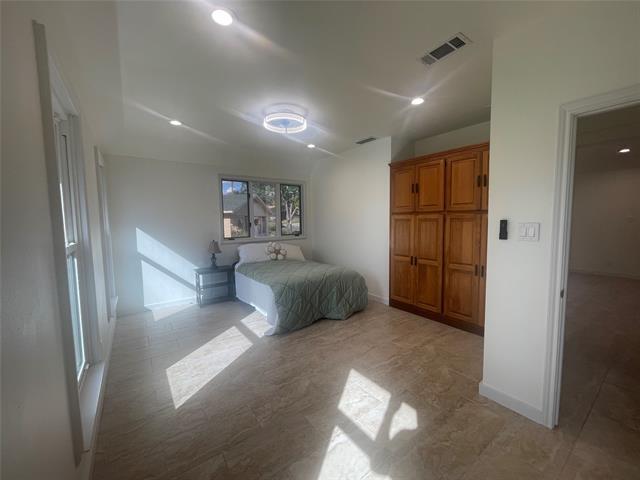 Building Photo - 810 Lucas Dr