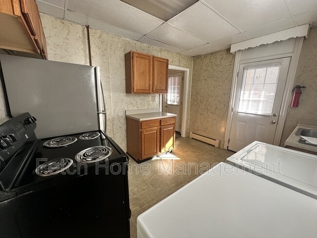 Building Photo - 816 Church St