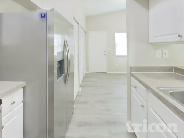 Building Photo - 3183 Bee St E