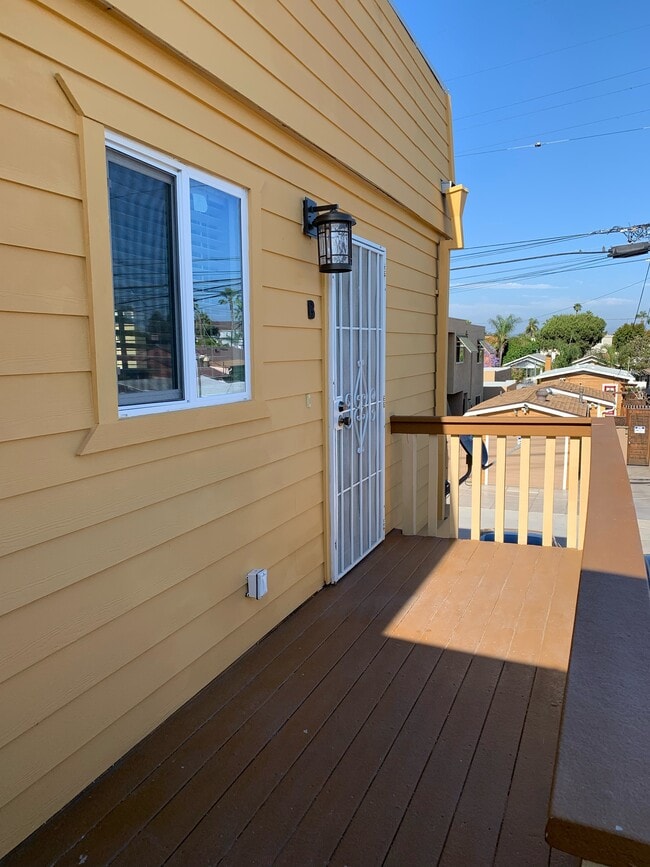 Building Photo - 3826 Monroe Ave