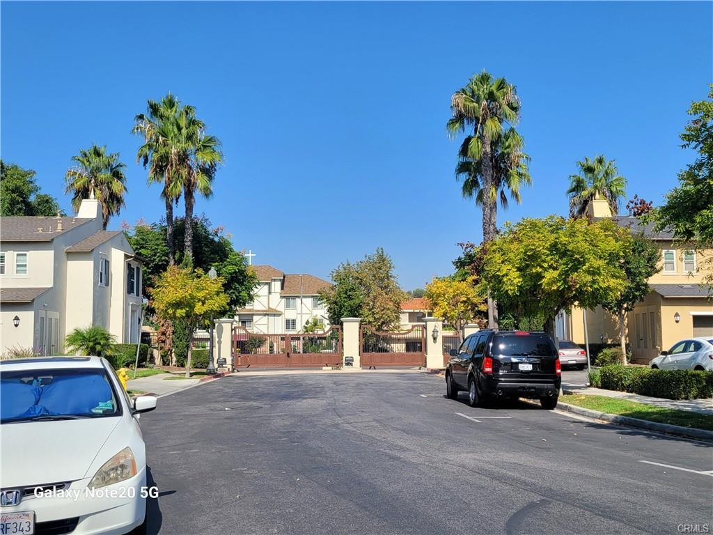 Building Photo - 138 S Hidden Path