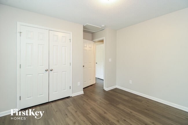 Building Photo - 5802 Chinaberry Pl