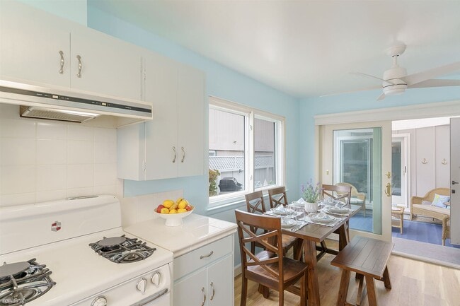 Building Photo - 3 br, 1.5 bath House - 3853 Ocean Spray