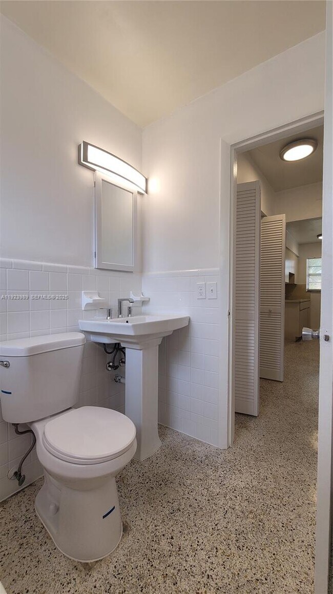 Building Photo - 34 E 21st St