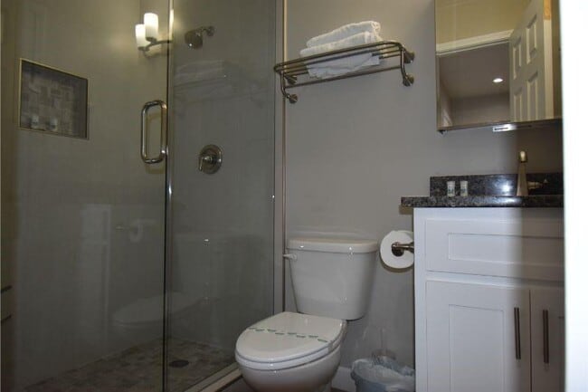 Building Photo - 576 Wedgewood Dr