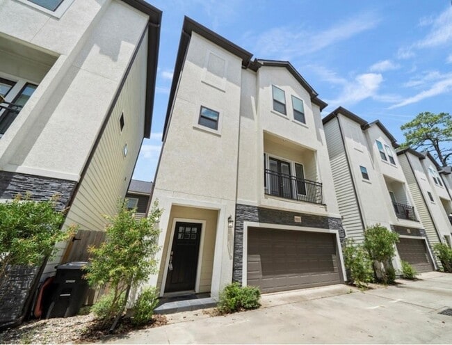 Building Photo - 812 Fisher St