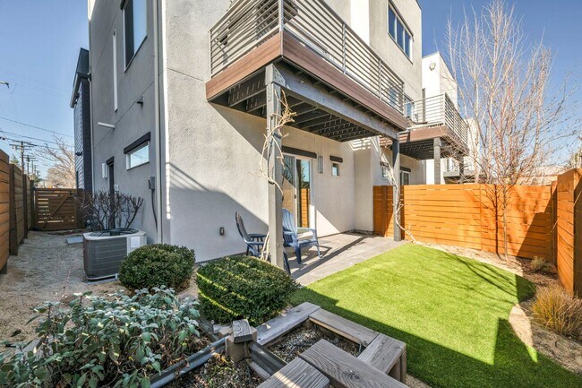 Building Photo - Mid-Town Modern Gem With EV Charger