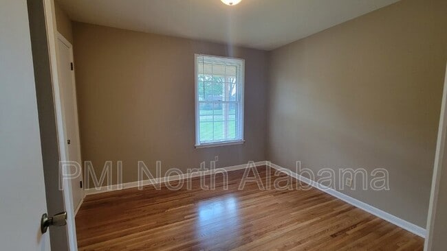 Building Photo - 6408 Robinhood Ln NW