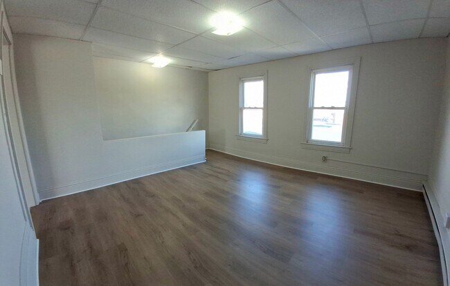 Building Photo - 623 Chestnut St