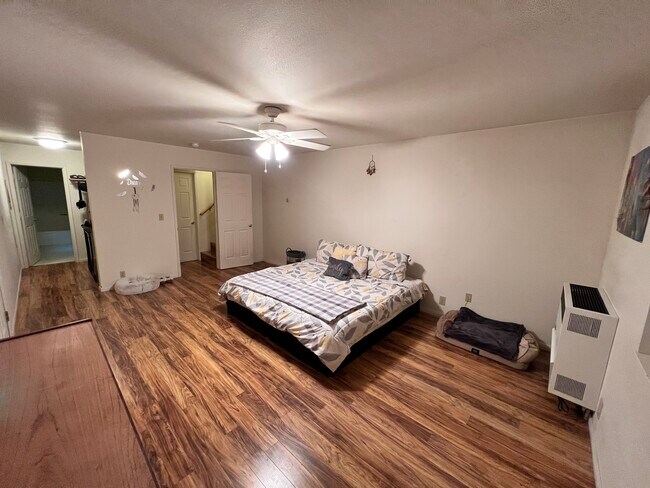 Building Photo - 21896 Fallview Dr