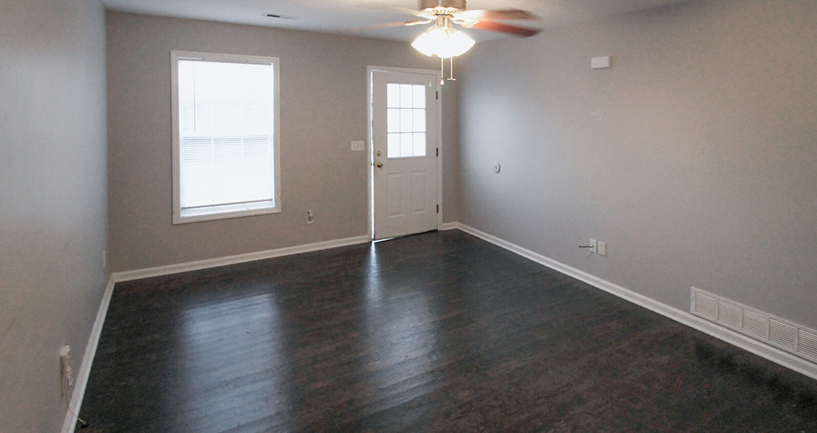 Building Photo - 561 Hampton Way