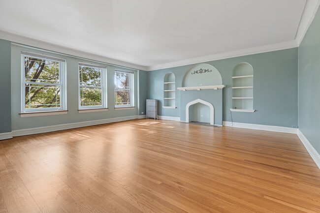 Building Photo - 6549 N Mozart St