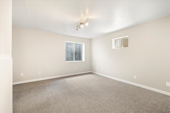 Building Photo - 4 Bed, 3 bath home in Parker