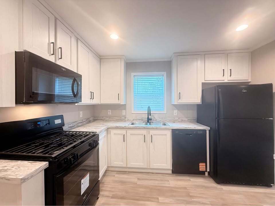 Building Photo - 29805 Jamestown Dr