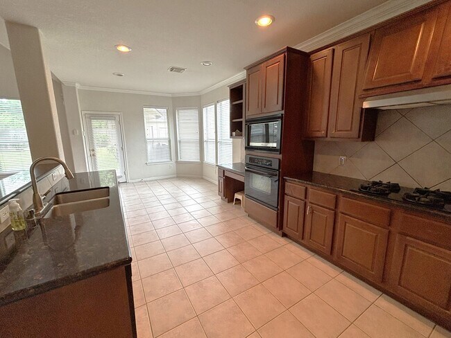 Building Photo - 19538 Piney Lake Dr