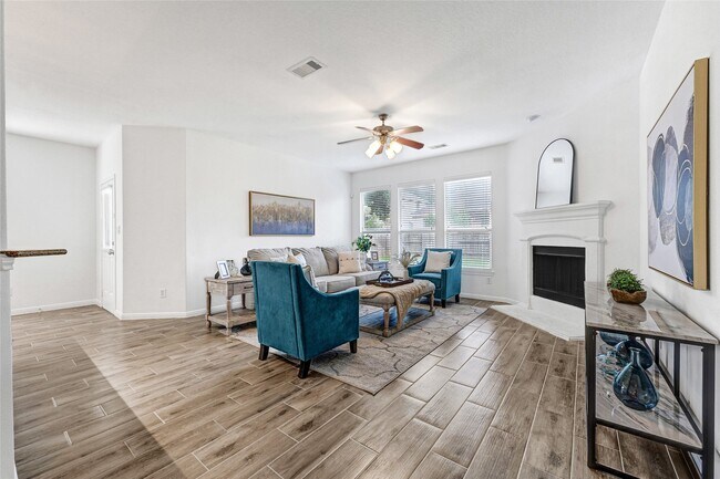 Building Photo - 31 Hearthwick Rd