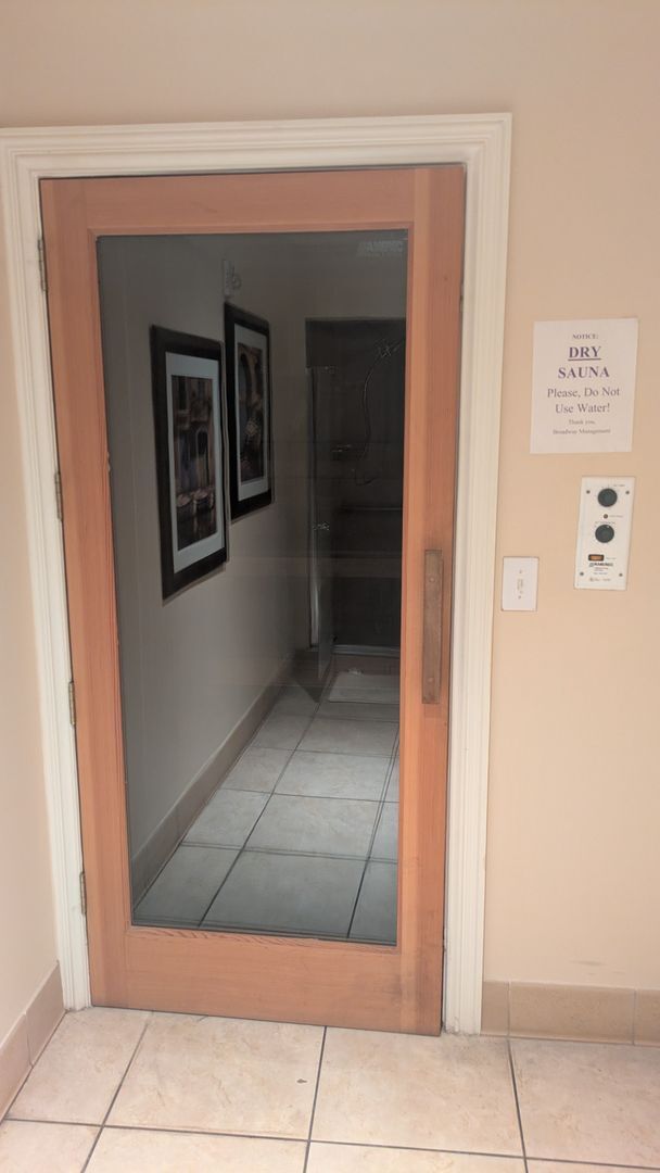 Building Photo - Annual Unfurnished 2/2 Condo in Downtown S...