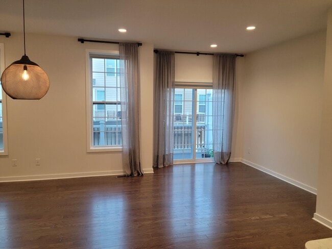 Building Photo - 2859 Hardwick Rd