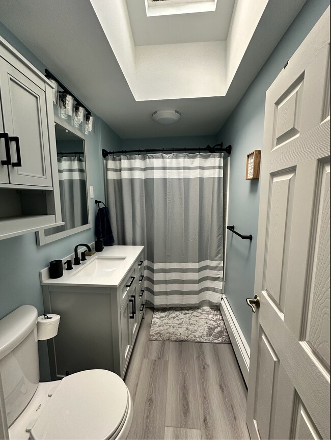 Recently Renovated Guest Bath - 1138 Western Ave