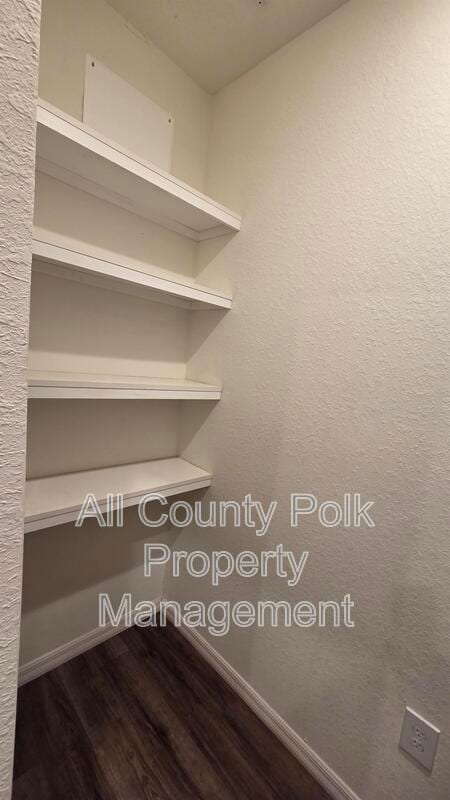 Building Photo - 915 Ariana St