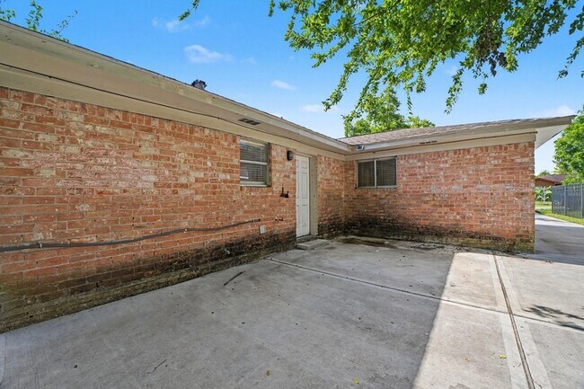 Building Photo - 8807 Barton St