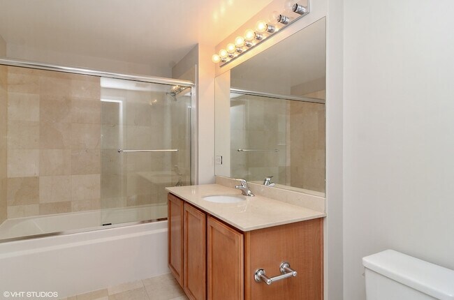 Building Photo - 210 S Desplaines St