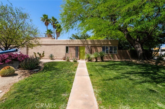 Building Photo - 576 E Desert Holly Cir