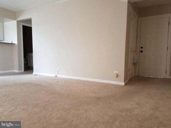 Building Photo - 2500 Markham Ln