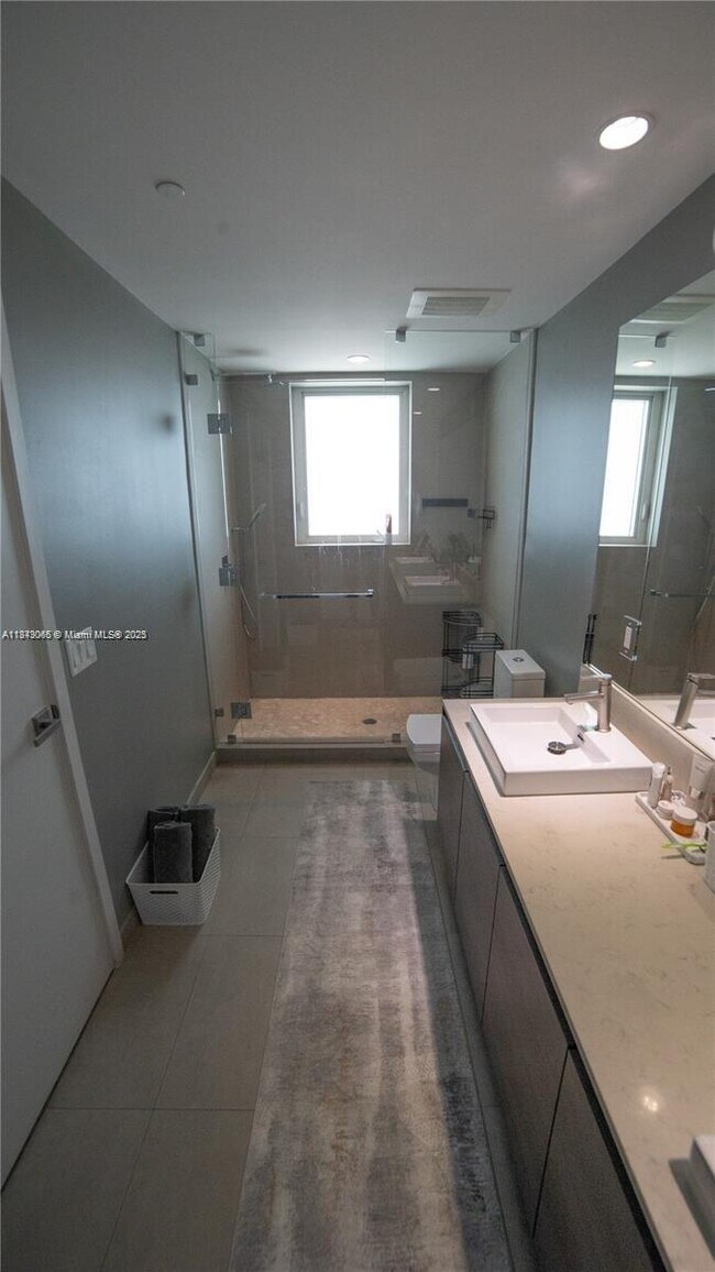 Building Photo - 1080 Brickell Ave