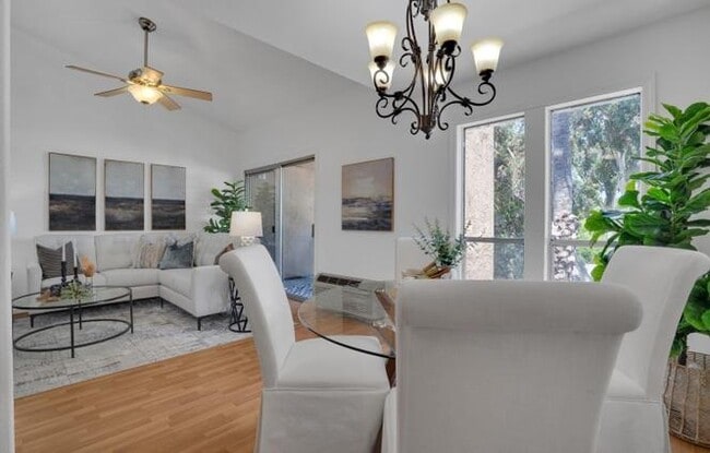 Building Photo - APART