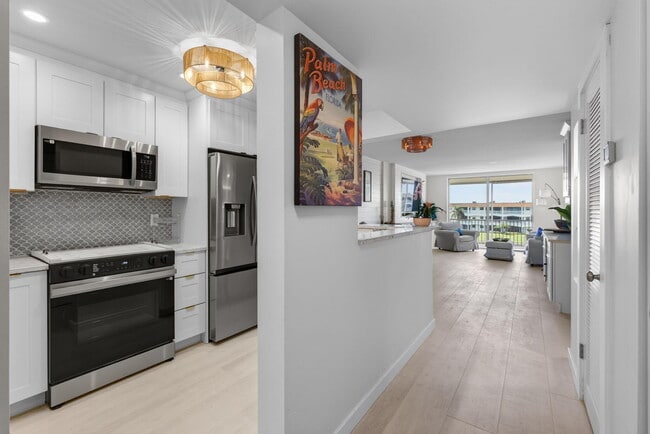 Building Photo - 100 Paradise Harbour Blvd