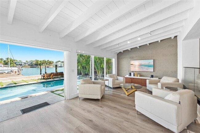 Building Photo - 253 N Coconut Ln