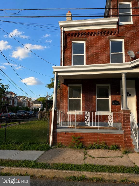 Building Photo - 28 N Anderson St