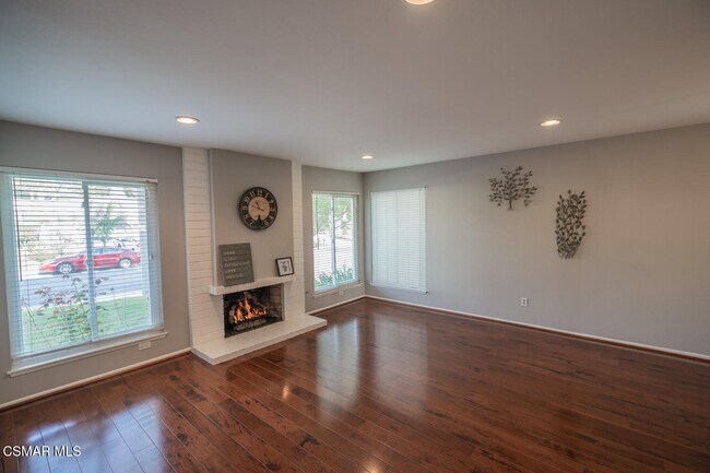 Building Photo - 3065 Starling Ave