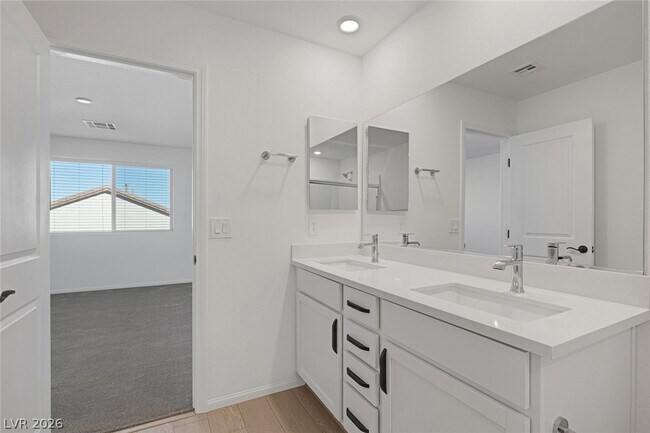 Building Photo - 9514 Wayfarer Seek Ct