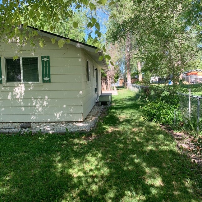 Building Photo - Beautiful Home in an Excellent Location!