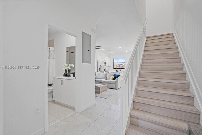 Building Photo - 9941 SW 231st Ln