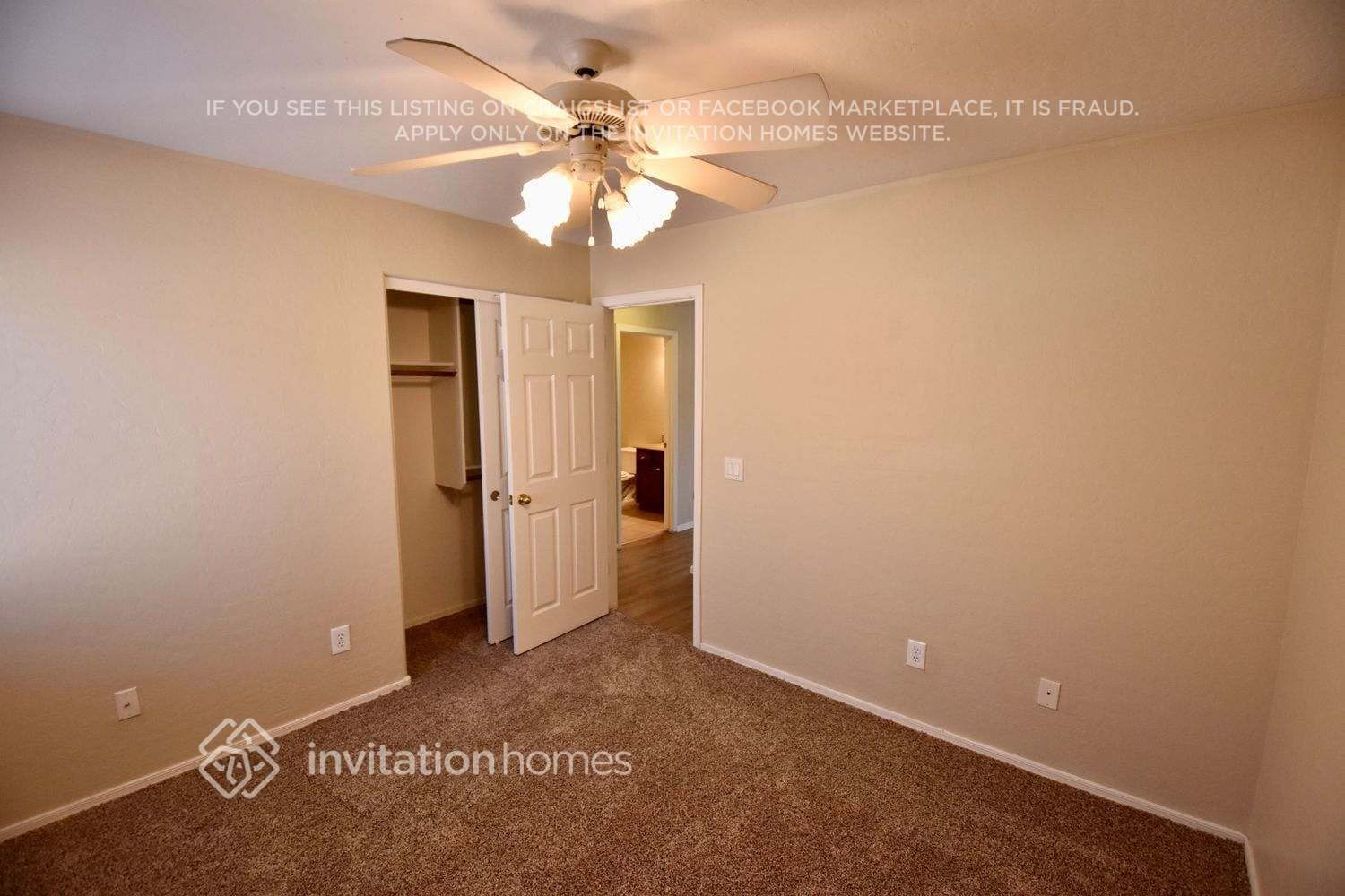 Building Photo - 668 E Cantebria Dr